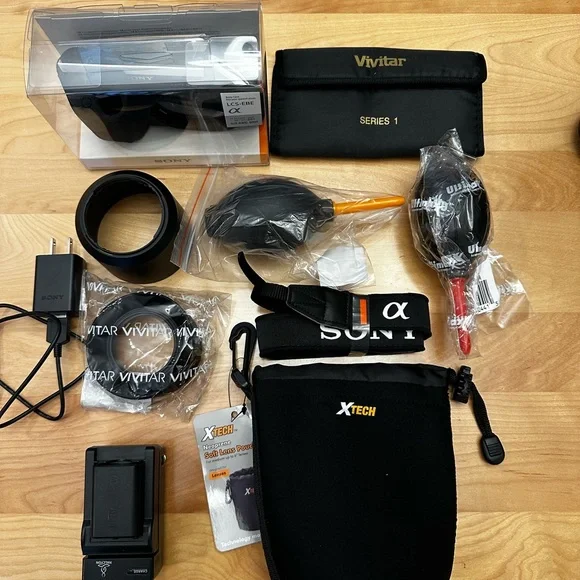 COPY - Sony Alpha 6400 Camera (Body+16-50mm Lens) AND 55-210mm f/4.5-6.3 Teleph…